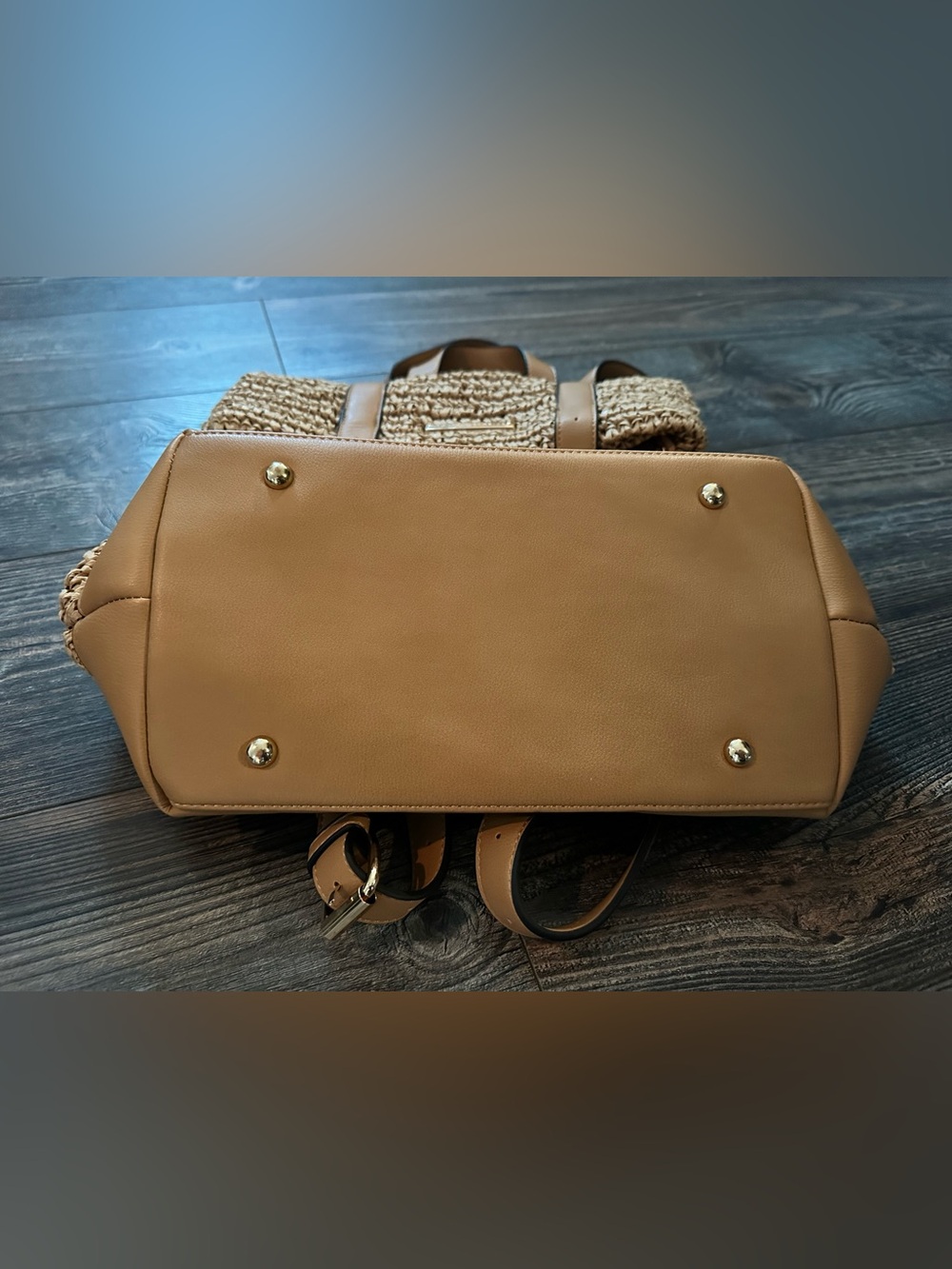 Poppy & Peonies “Beachcomber backpack” - a woven straw body & vegan leather trim - Picture 3 of 7